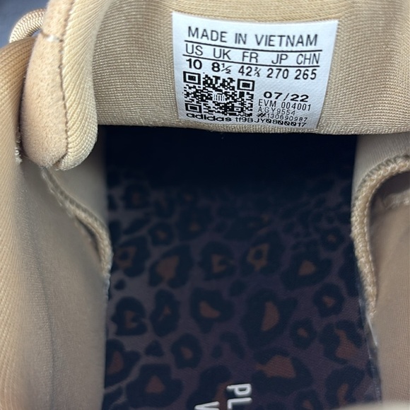 🔥🔥🔥 adidas Originals Ozelia sneakers with leopard stripes in beige Size: 10🔥🔥🔥 - Picture 9 of 10